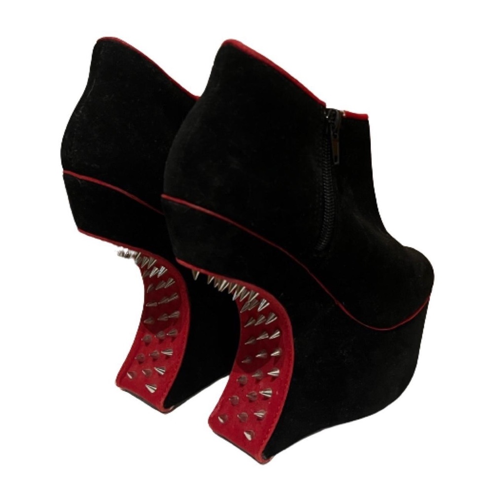 ☆ Black & Red Faux Suede Platform Spike Shoes ☆